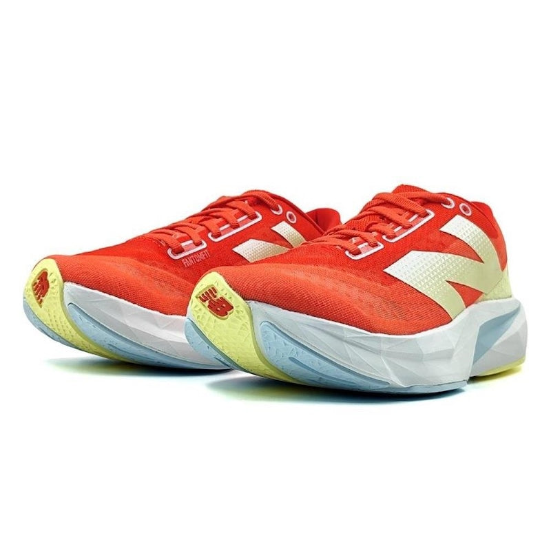 Tênis New Balance Fuelcell Rebel V4 CORAL